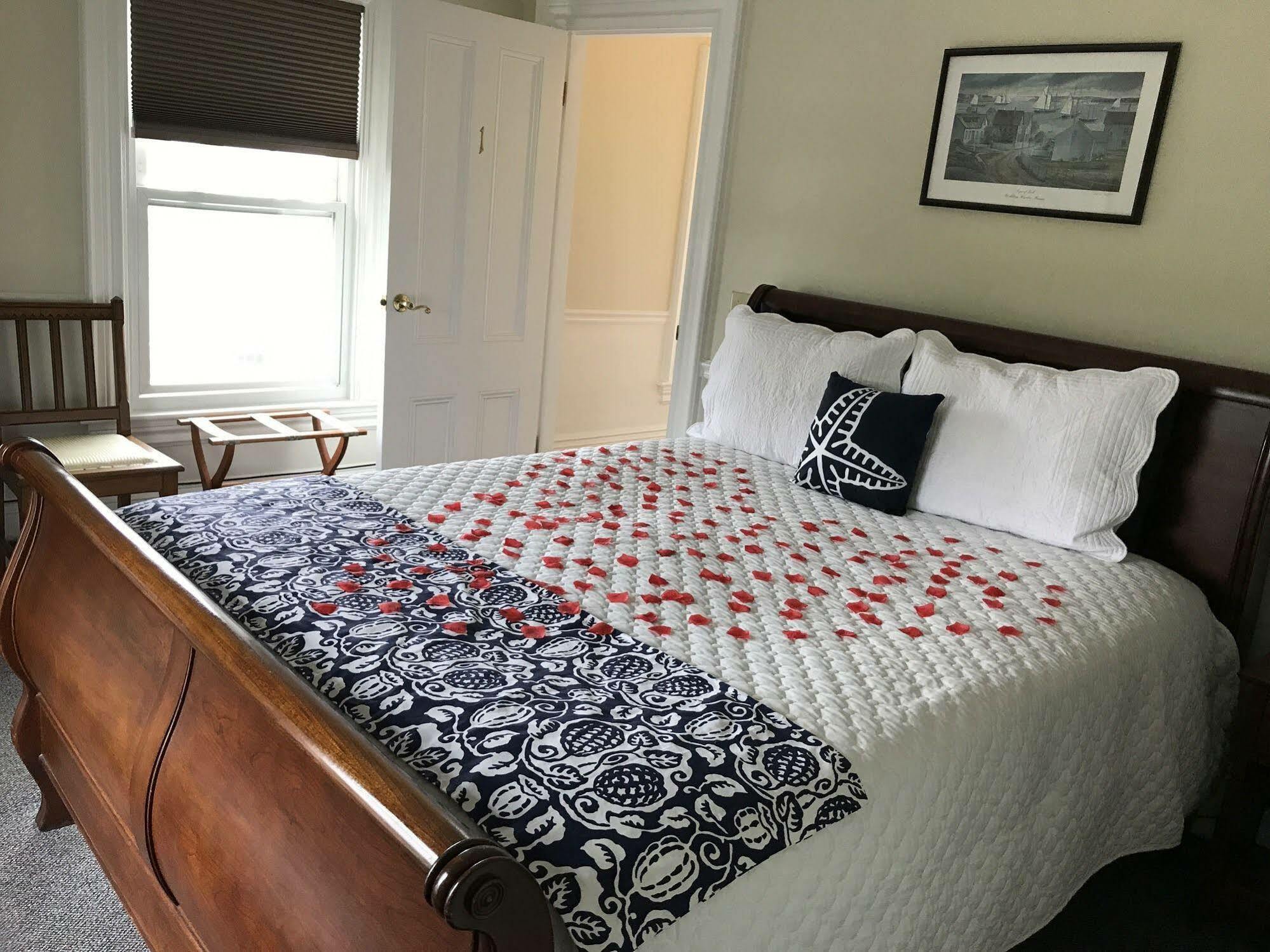 Harbor House Inn ブースベイハーバー エクステリア 写真