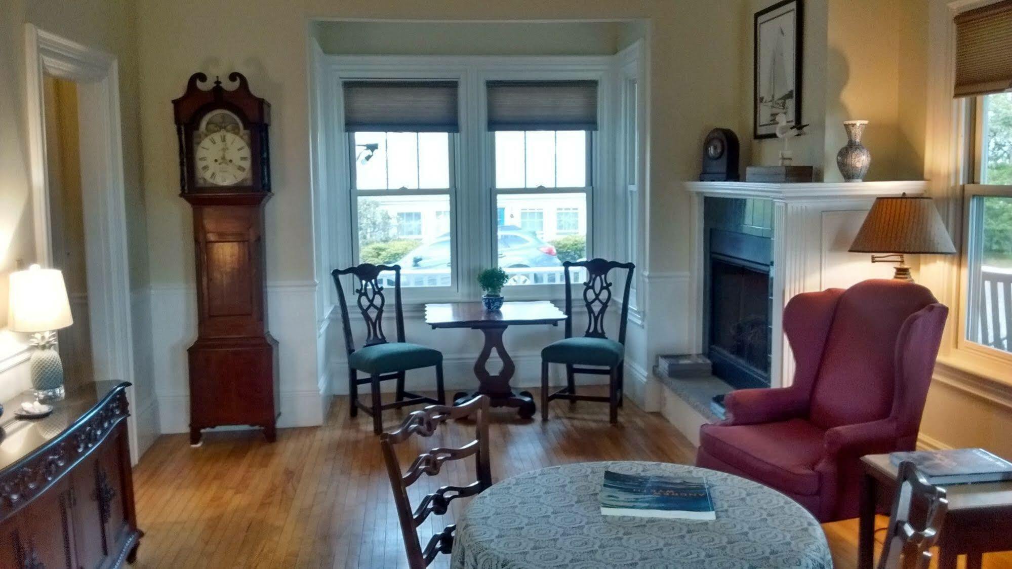 Harbor House Inn ブースベイハーバー エクステリア 写真
